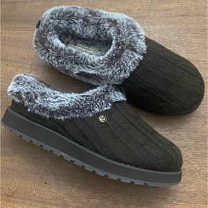 Bob’s for Skechers cable knit sweater fur lined slippers Size 6